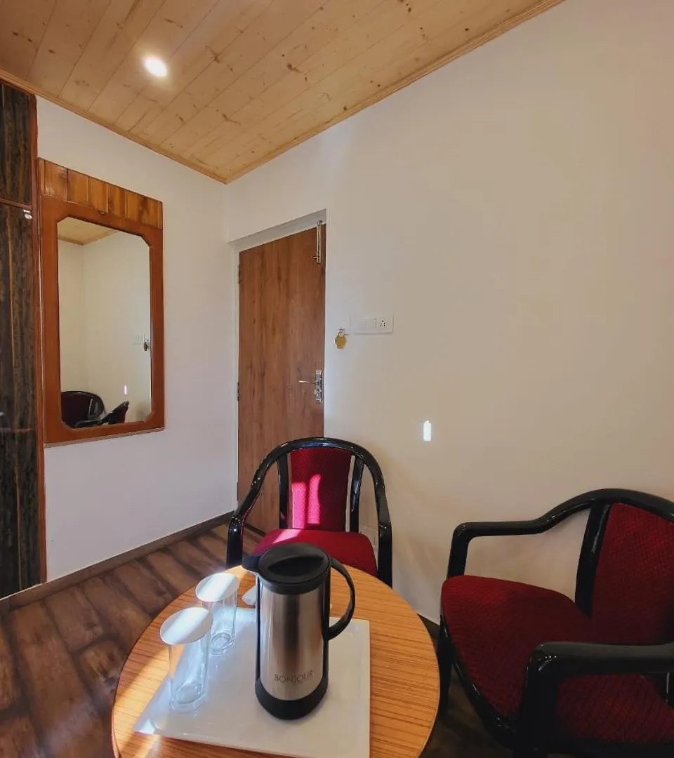 Maywood Hotel Shimla 3*,